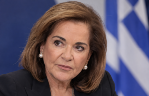 «Να ξεκαβαλικέψουν»: Η ηχηρή προειδοποίηση της Ντόρας στους υπουργούς Μητσοτάκη