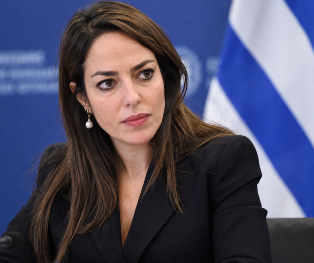 Πορτρέτο Ελληνίδας σε Συνέντευξη Τύπου